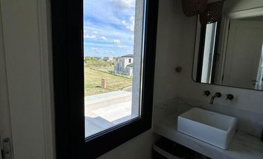 Casa en Alquiler Temporal, en el Barrio Los Robles, Haras Santa Maria, Escobar, G.B.A Norte