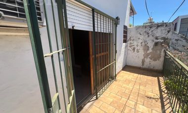 Venta Casa  3 ambientes a Reciclar en Olivos