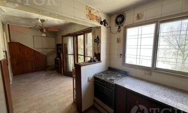 Venta Casa  3 ambientes a Reciclar en Olivos