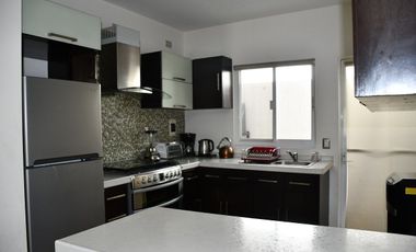 Casa en renta totalmente amueblada – Misión Residencial