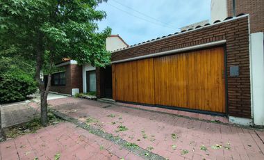 Alquiler Quinta Sección- Casa 3 dormitorios- Doble cochera