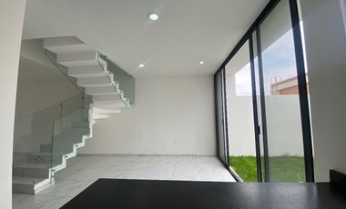 Casa en venta coto Manzanos capital norte. Con roof garden y 5 habitaciones!!