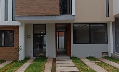 Casa en venta coto Manzanos capital norte. Con roof garden y 5 habitaciones!!
