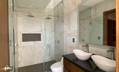 Oportunidad moderna Casa en Venta en Valle Imperial Zapopan. Coto Castaño