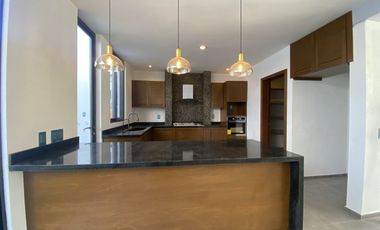 Oportunidad moderna Casa en Venta en Valle Imperial Zapopan. Coto Castaño