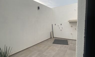 Oportunidad moderna Casa en Venta en Valle Imperial Zapopan. Coto Castaño