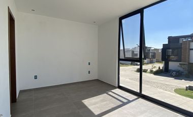 Oportunidad moderna Casa en Venta en Valle Imperial Zapopan. Coto Castaño