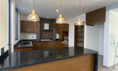 Oportunidad moderna Casa en Venta en Valle Imperial Zapopan. Coto Castaño