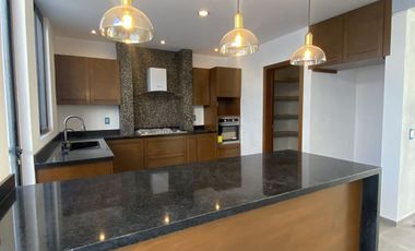 Oportunidad moderna Casa en Venta en Valle Imperial Zapopan. Coto Castaño