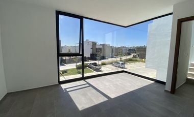 Oportunidad moderna Casa en Venta en Valle Imperial Zapopan. Coto Castaño