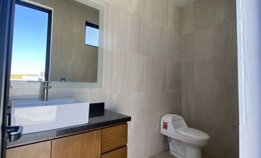 Oportunidad moderna Casa en Venta en Valle Imperial Zapopan. Coto Castaño