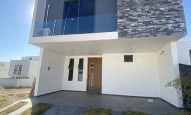 Hermosa casa en venta Capital Norte coto Galarza Zapopan junto a Valle Imperial