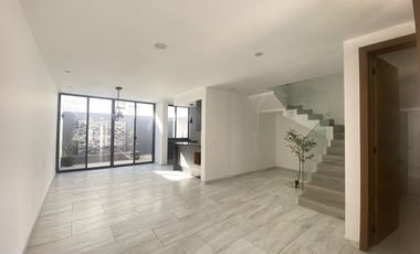 Hermosa casa en venta Capital Norte coto Galarza Zapopan junto a Valle Imperial