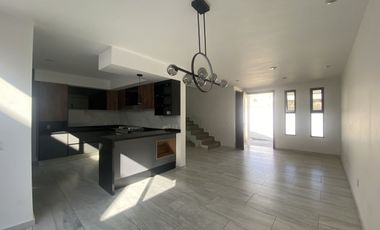 Hermosa casa en venta Capital Norte coto Galarza Zapopan junto a Valle Imperial