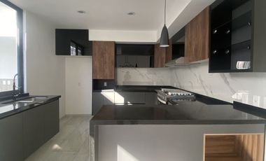 Hermosa casa en venta Capital Norte coto Galarza Zapopan junto a Valle Imperial