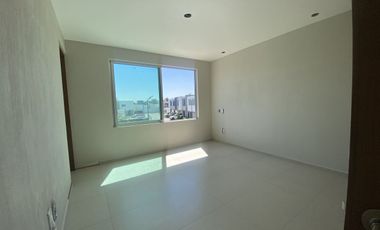 Casa en Preventa Coto Roble Residencial junto a Bugambilias. 4 recámaras!