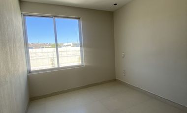 Casa en Preventa Coto Roble Residencial junto a Bugambilias. 4 recámaras!