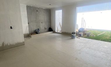 Casa en Preventa Coto Roble Residencial junto a Bugambilias. 4 recámaras!