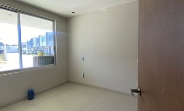 Casa en Preventa Coto Roble Residencial junto a Bugambilias. 4 recámaras!