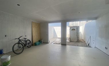 Casa en Preventa Coto Roble Residencial junto a Bugambilias. 4 recámaras!