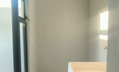 OPORTUNIDAD EN VENTA CASA LOS ALMENDROS RESIDENCIAL, CERCA A LAS CAÑADAS ZAPOPAN