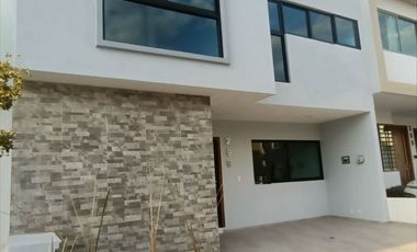 OPORTUNIDAD EN VENTA CASA LOS ALMENDROS RESIDENCIAL, CERCA A LAS CAÑADAS ZAPOPAN