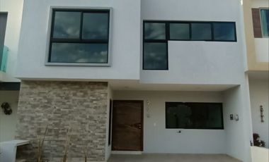 OPORTUNIDAD EN VENTA CASA LOS ALMENDROS RESIDENCIAL, CERCA A LAS CAÑADAS ZAPOPAN