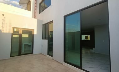 OPORTUNIDAD EN VENTA CASA LOS ALMENDROS RESIDENCIAL, CERCA A LAS CAÑADAS ZAPOPAN