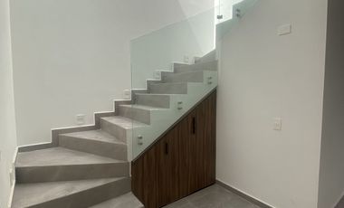 En venta casa Capital norte coto Alicante Zapopan junto a valle imperial