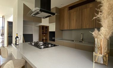 En venta casa Capital norte coto Alicante Zapopan junto a valle imperial