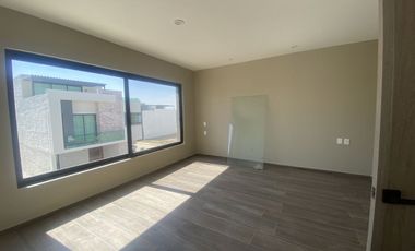 En venta casa Capital norte coto Alicante Zapopan junto a valle imperial