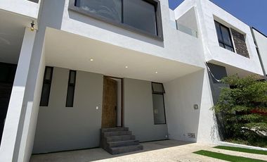 En venta casa Capital norte coto Alicante Zapopan junto a valle imperial