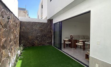 En venta casa Capital norte coto Alicante Zapopan junto a valle imperial