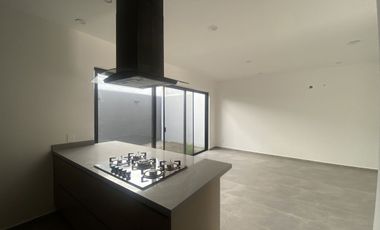 En venta casa Capital norte coto Alicante Zapopan junto a valle imperial