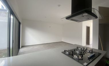 En venta casa Capital norte coto Alicante Zapopan junto a valle imperial