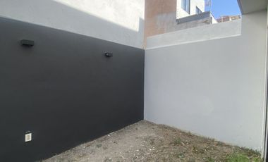 En venta casa Capital norte coto Alicante Zapopan junto a valle imperial