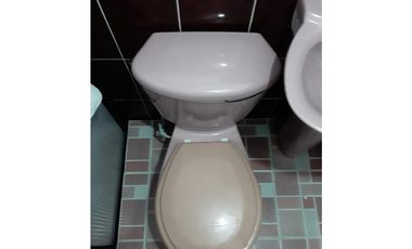 SE VENDE CASA EN EL 12 DE OCTUBRE, MEDELLIN