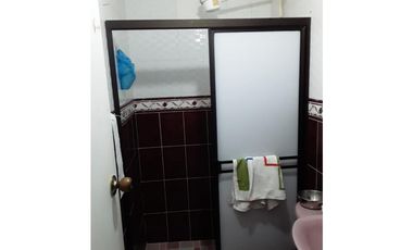 SE VENDE CASA EN EL 12 DE OCTUBRE, MEDELLIN