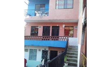 SE VENDE CASA EN EL 12 DE OCTUBRE, MEDELLIN