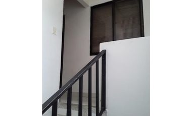 SE VENDE CASA EN EL 12 DE OCTUBRE, MEDELLIN