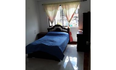SE VENDE CASA EN EL 12 DE OCTUBRE, MEDELLIN