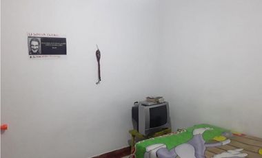 SE VENDE CASA EN EL 12 DE OCTUBRE, MEDELLIN