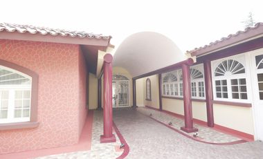 Exclusiva residencia de lujo en  San Miguel Zinacantepec 5 recámaras