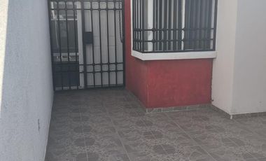 Casa renta 1 piso 2 cuartos en privada Rancho San Pedro Queretaro