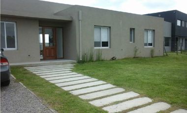 CASA COMPLEJO VILLANUEVA - BARRIO CERRADO SAN FRANCISCO