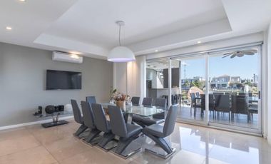 ALBANUEVA  BARRIO NAUTICO  EXCLUSIVA CASA