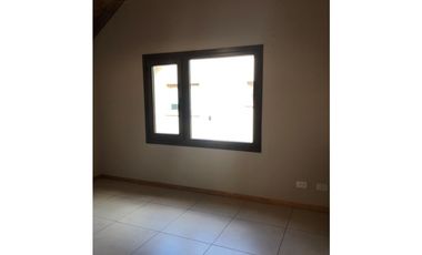 SE ALQUILA CASA DE 2 DORMITORIOS EN BARRIO ARRAYANES, EL BOLSÓN