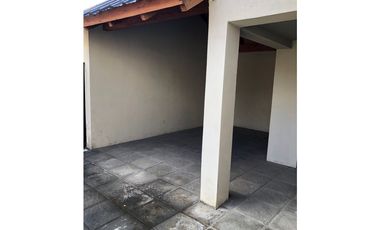 SE ALQUILA CASA DE 2 DORMITORIOS EN BARRIO ARRAYANES, EL BOLSÓN