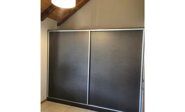 SE ALQUILA CASA DE 2 DORMITORIOS EN BARRIO ARRAYANES, EL BOLSÓN