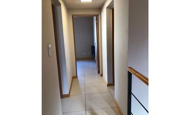 SE ALQUILA CASA DE 2 DORMITORIOS EN BARRIO ARRAYANES, EL BOLSÓN